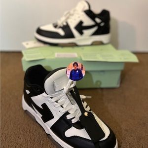 Off White - Out of Office Leather Sneakers